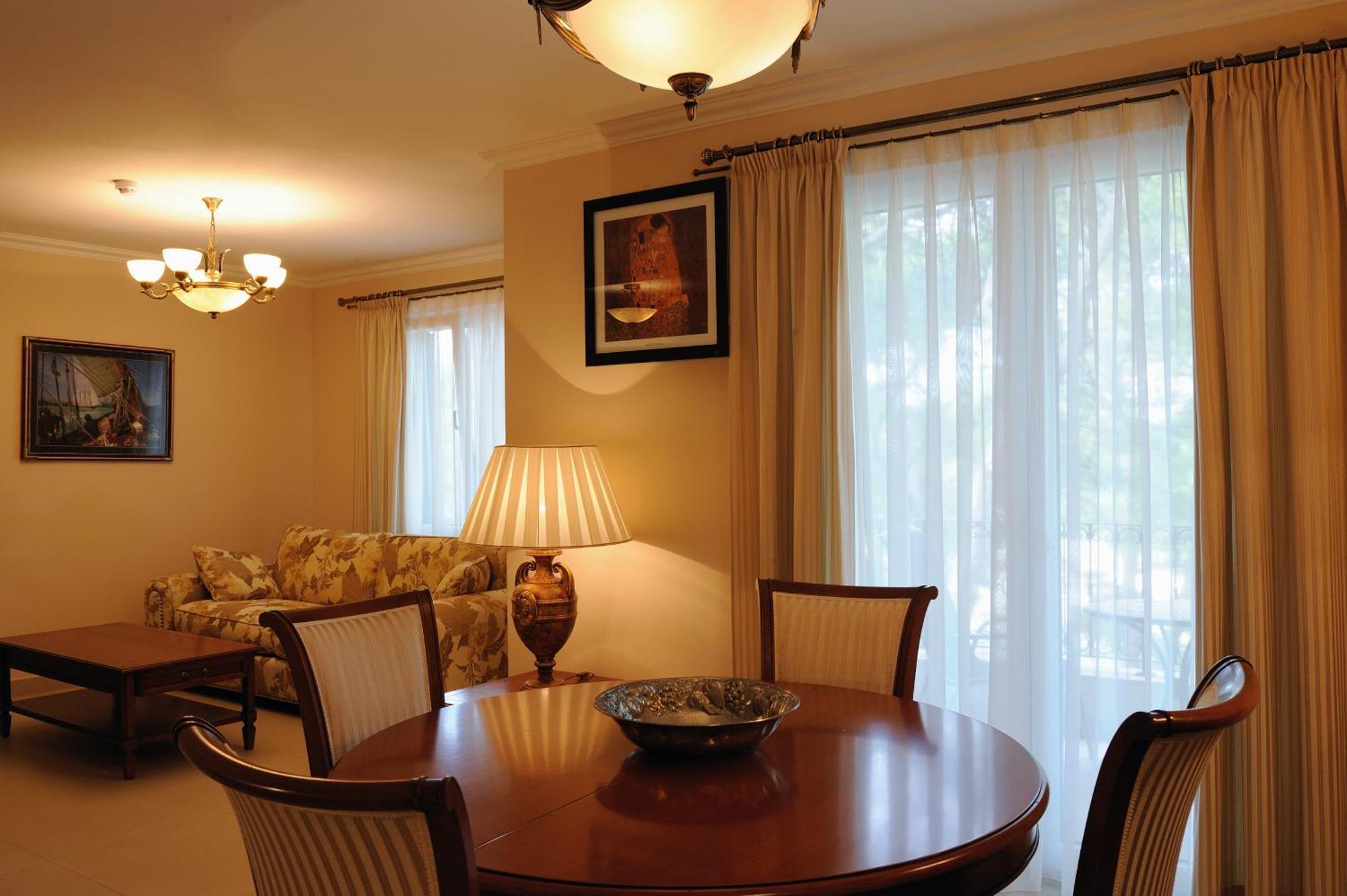 Hotel Solitudo Uble Εξωτερικό φωτογραφία
