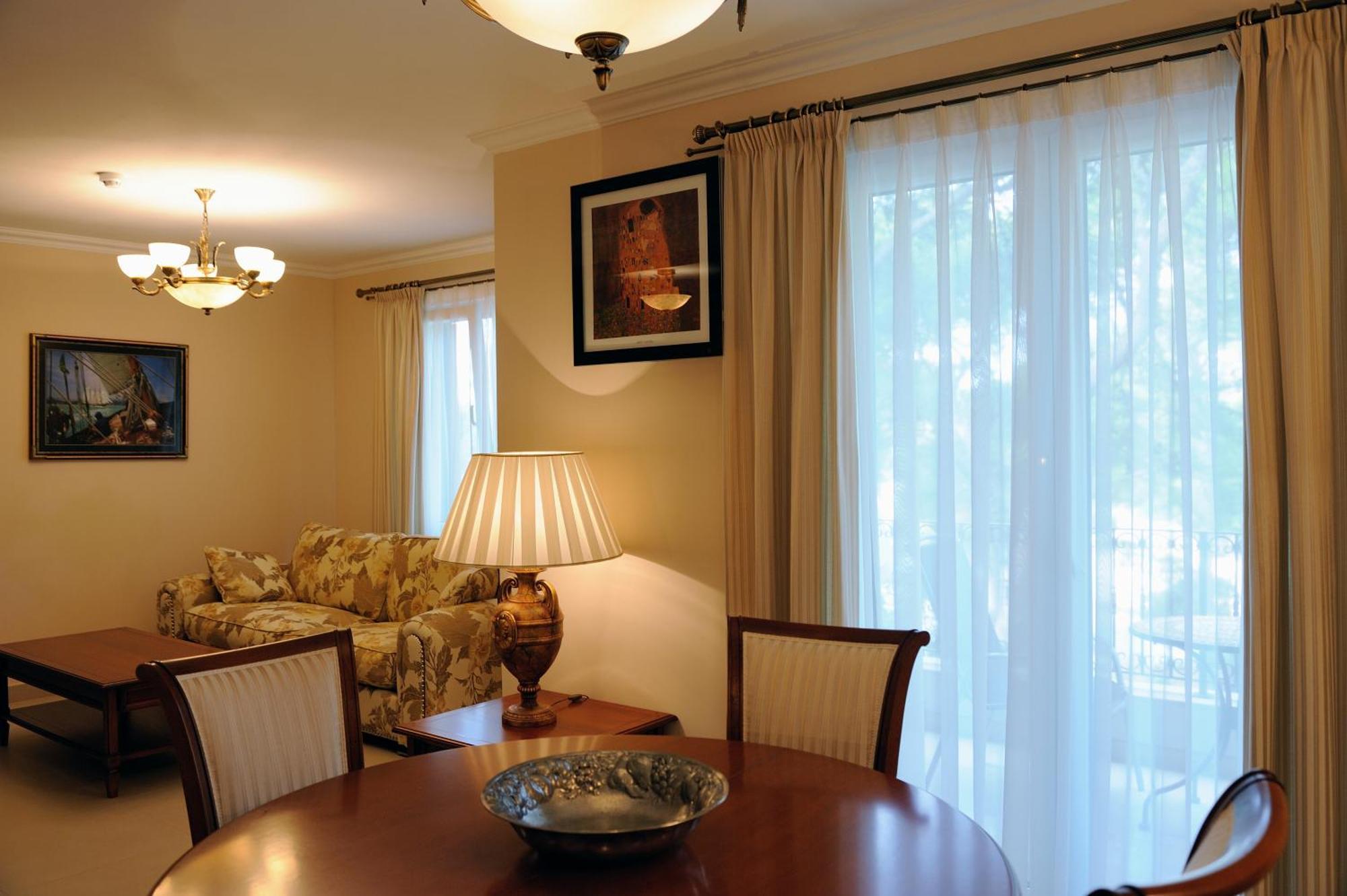 Hotel Solitudo Uble Εξωτερικό φωτογραφία