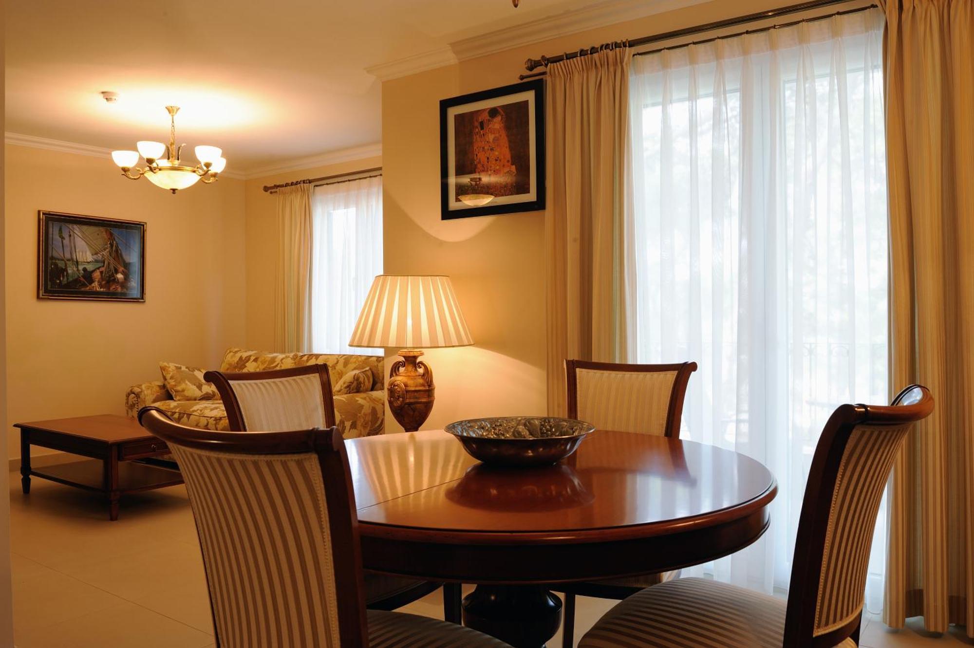 Hotel Solitudo Uble Εξωτερικό φωτογραφία