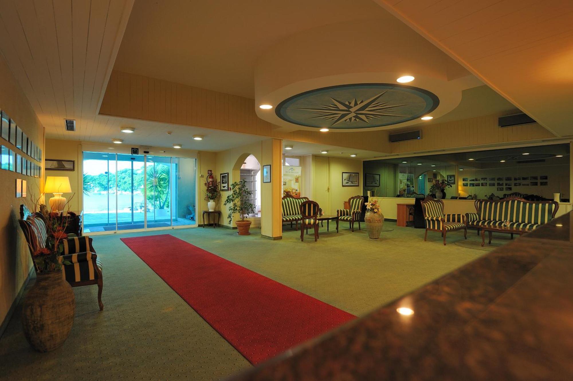 Hotel Solitudo Uble Εξωτερικό φωτογραφία