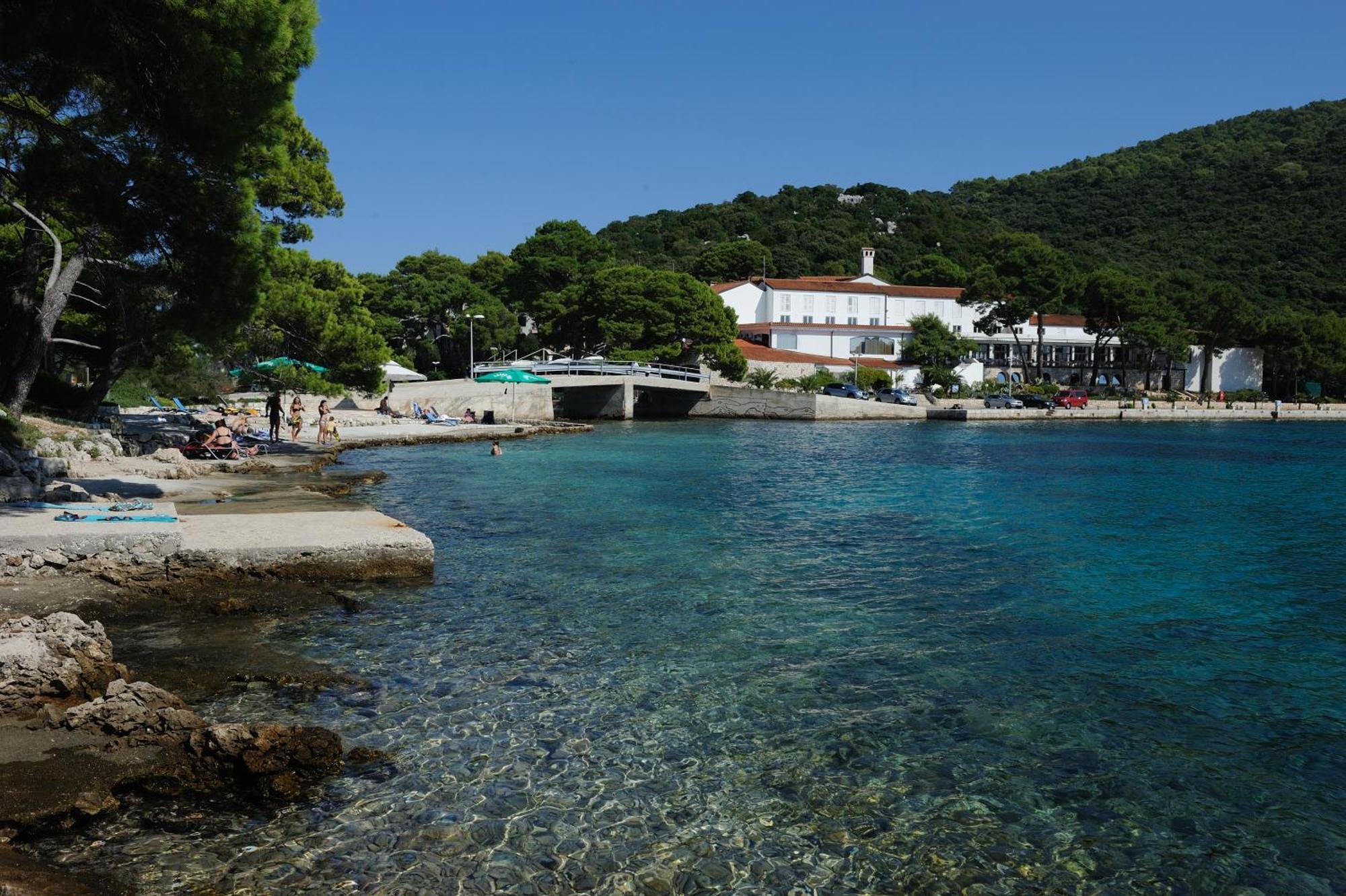 Hotel Solitudo Uble Εξωτερικό φωτογραφία