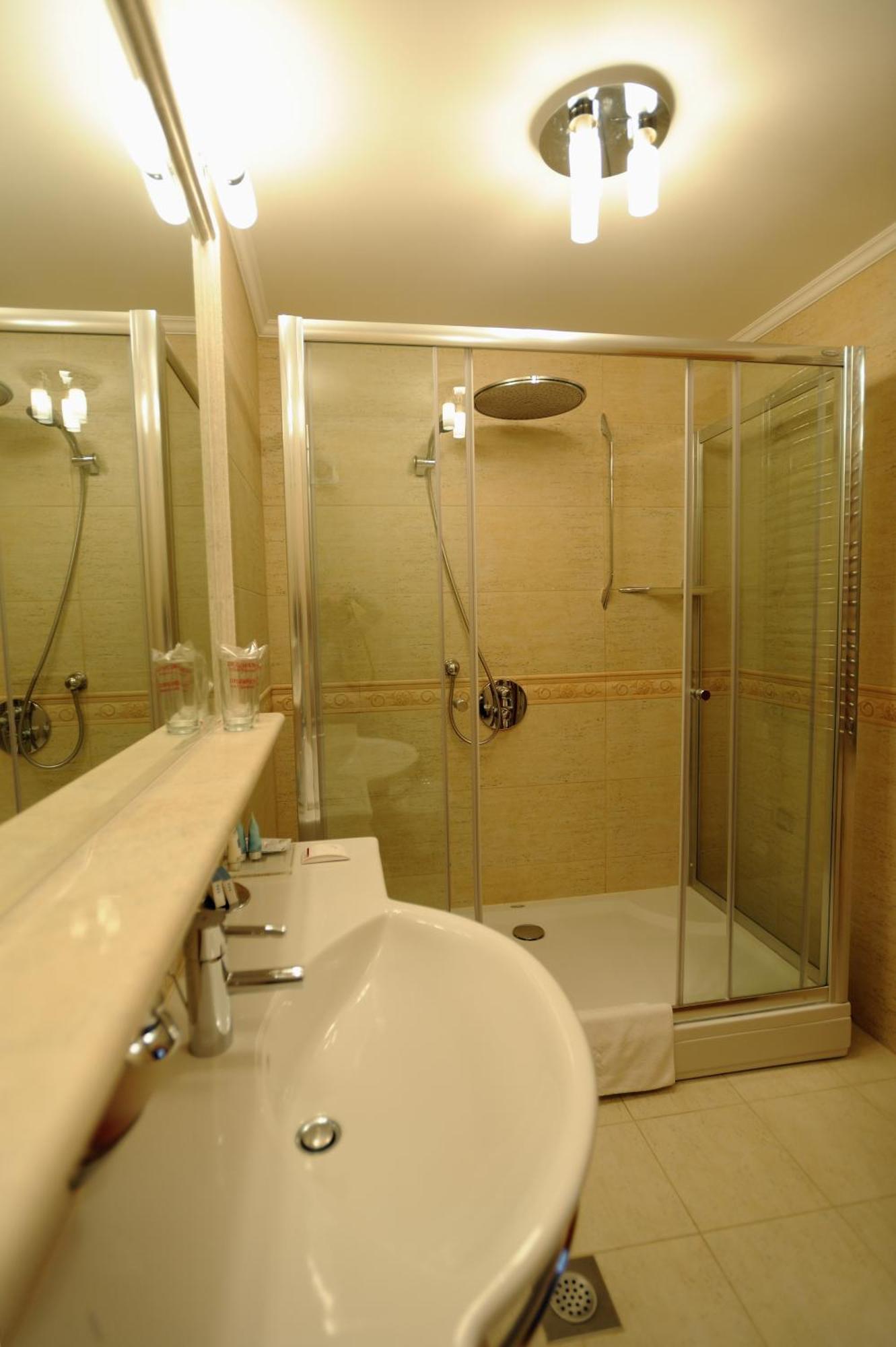 Hotel Solitudo Uble Εξωτερικό φωτογραφία