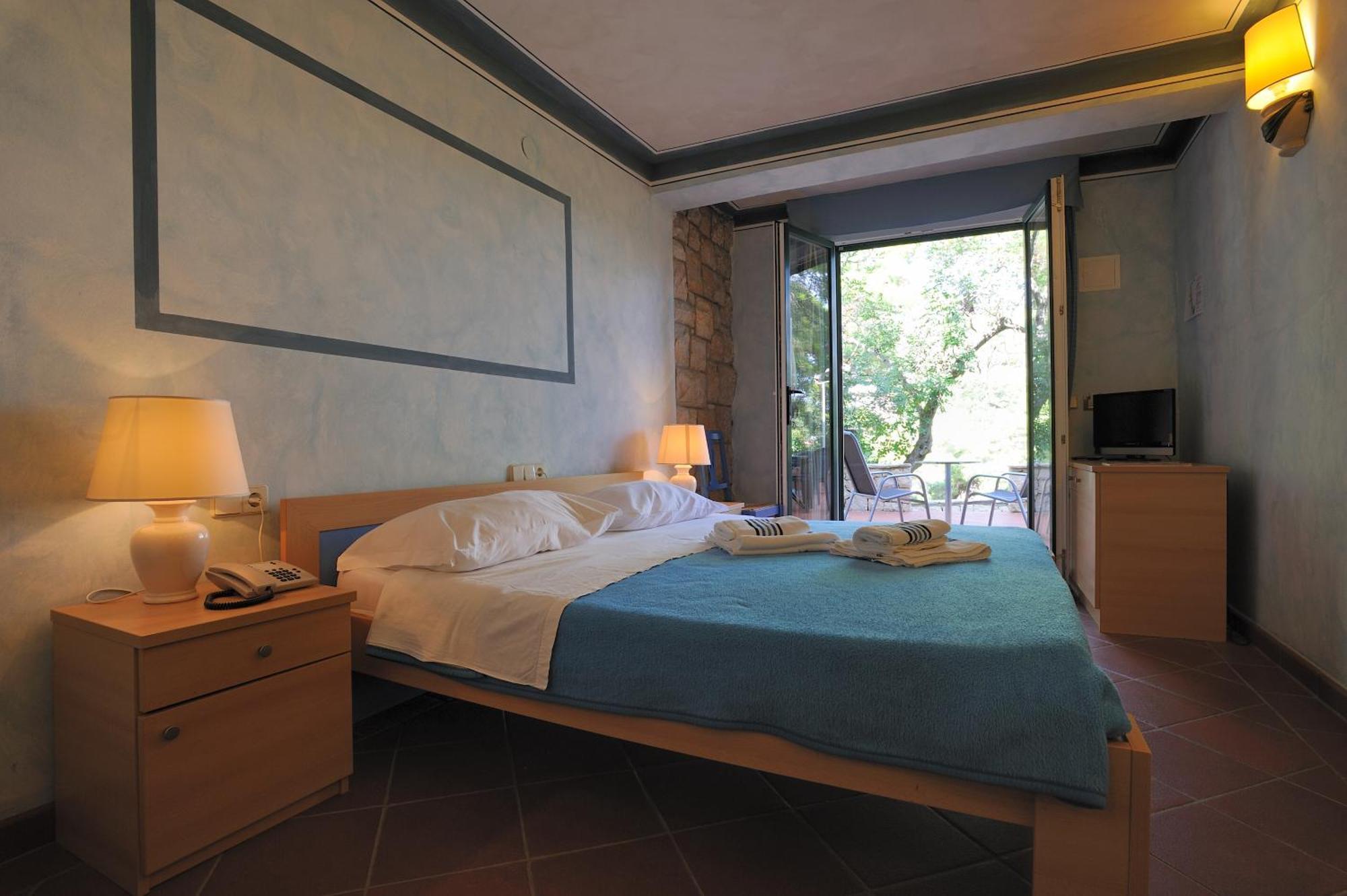 Hotel Solitudo Uble Εξωτερικό φωτογραφία