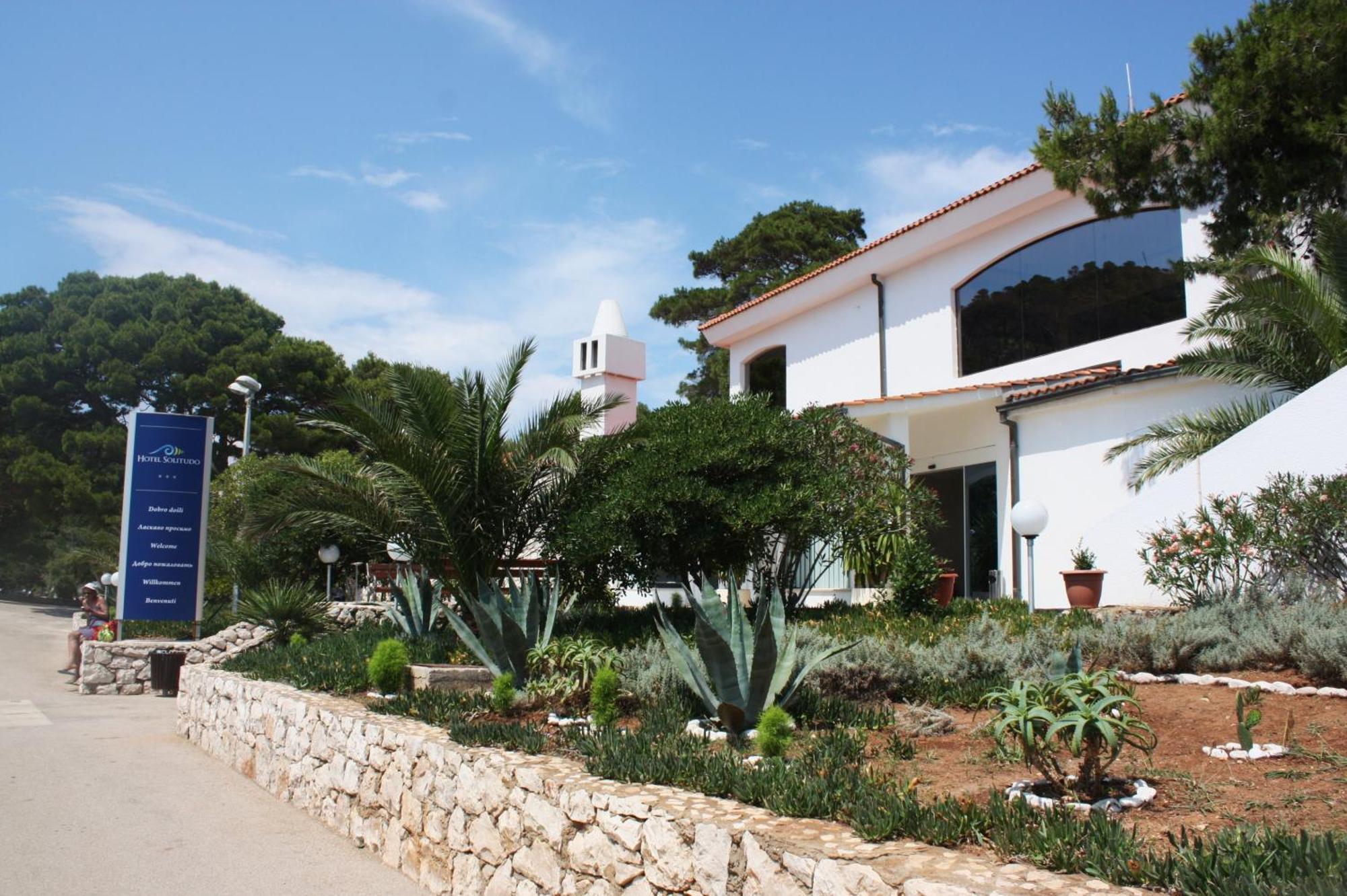 Hotel Solitudo Uble Εξωτερικό φωτογραφία