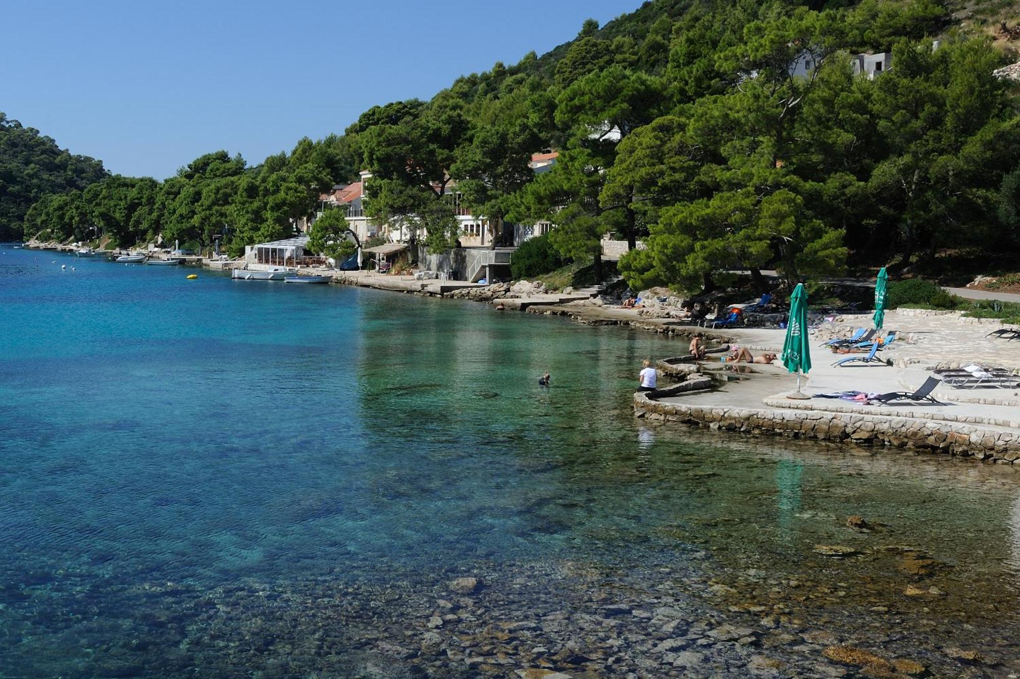 Hotel Solitudo Uble Εξωτερικό φωτογραφία
