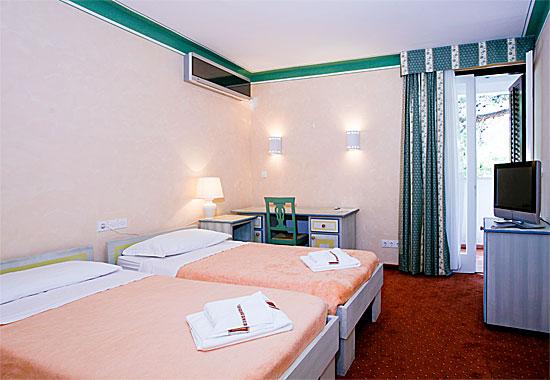 Hotel Solitudo Uble Εξωτερικό φωτογραφία